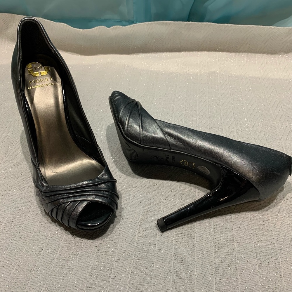Monet Pewter Heels Size 7